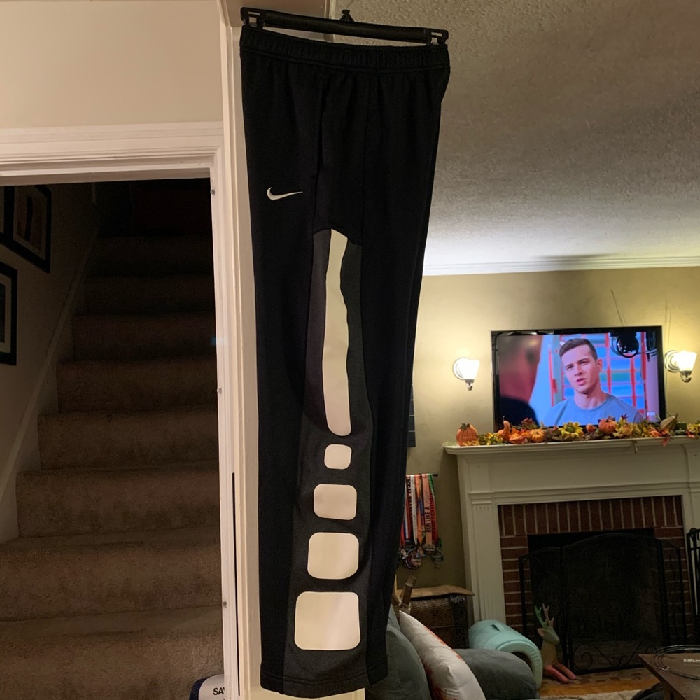 Boys Nike Elite Therma-fit pants size large